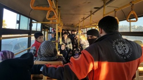 Doğu Halep’ten İlk Konvoyla 951 Kişi Ayrıldı