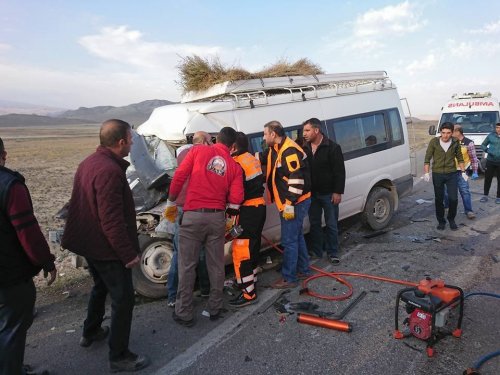 Doğubayazıt’ta Trafik Kazası: 1 Ölü, 8 Yaralı