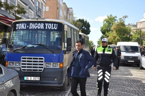 Dolmuşçular Belediye Önünde Eylem Yaptı