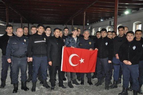 Dünya Şampiyonu 'Boksör'den Polise Ziyaret