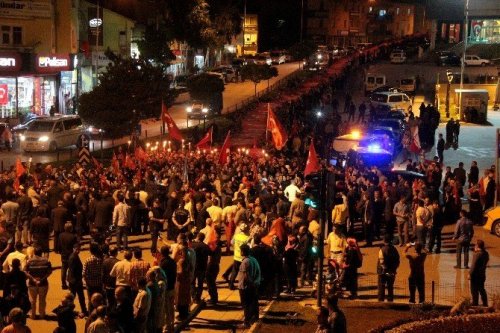 Erzurum’da “Bayrak Yürüyüşü” Düzenlendi