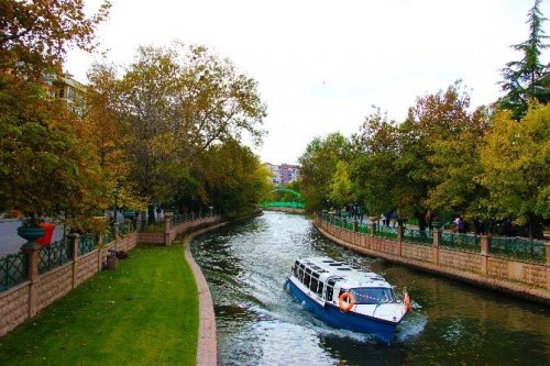 Eskişehir’de Sonbaharın Renkleri Büyüledi