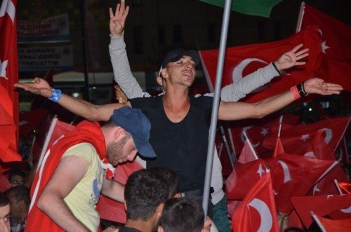 Eskişehirspor Camiası Demokrasi Nöbetinde