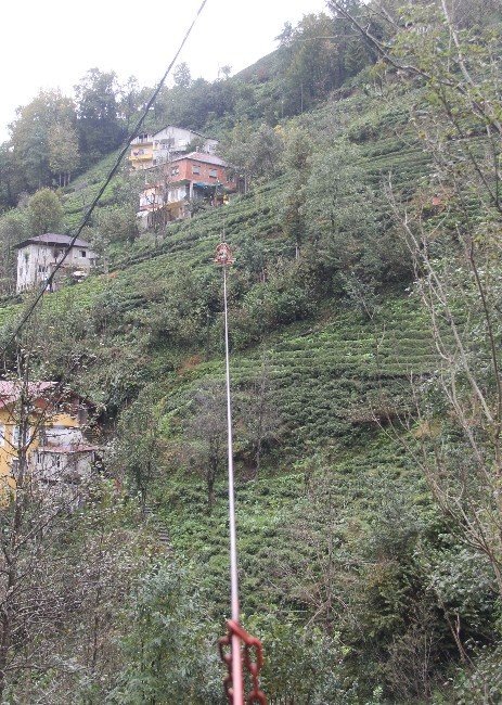 Evlerine Ulaşmak İçin Ölümü Göze Alıyorlar