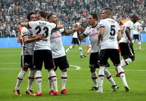 Fener Atıyor, Kartal Yemiyor