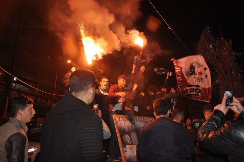 Galibiyet 'Beşiktaş'lıları Sokağa Döktü