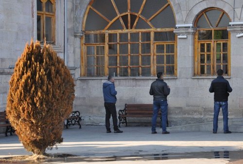 'Harakani Türbesi'ne Ziyaretçi Akını