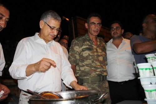 Iğdır Halkı Demokrasi Nöbetinde