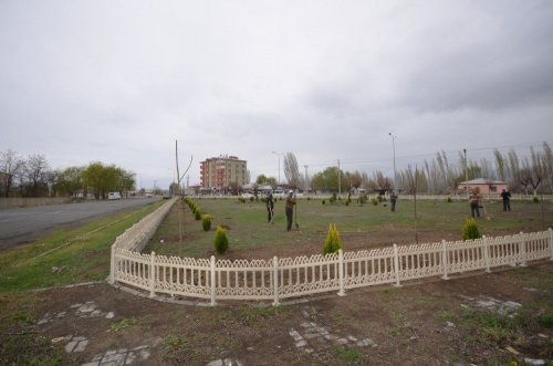 Iğdır’da Parklar Yenilenip Modern Konuma Getiriliyor