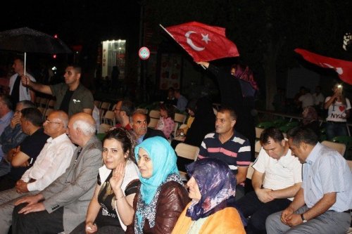 Iğdır’da Yağmur Altında Demokrasi Nöbeti