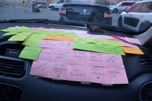 İnanılmaz Pankart...9 Saat Boyunca Böyle Şehir Turu Attı...