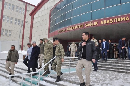 İranlı Mühendisler Kars'ta Tedavi Ediliyor