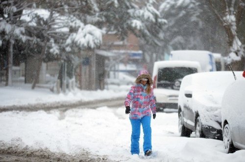 İstanbul’da Kar Esareti Devam Ediyor
