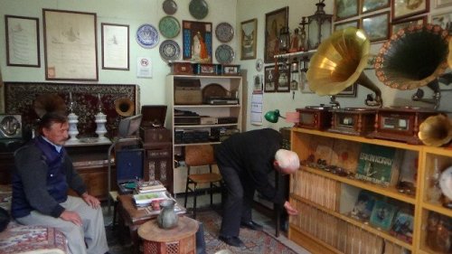 İşyerini Gramofon ve Taş Plak Müzesi Yaptı