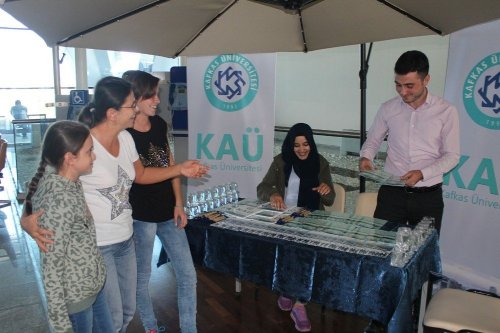 Kafkas Üniversitesi Öğrencilerini Karşılıyor