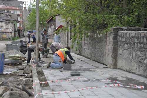 Kaleiçi Mahallesi'nde Kaldırımlar Yenileniyor