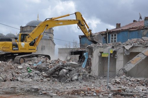 'Kaleiçi'nde Yıkım Çalışmaları Sürüyor