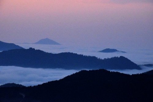 Karadeniz’in Bulut Denizi Ve Dağ Adacıkları Görenleri Büyülüyor