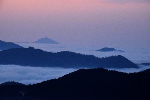 Karadeniz’in Bulut Denizi Ve Dağ Adacıkları Görenleri Büyülüyor