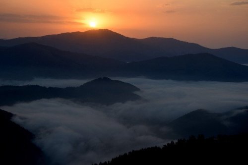 Karadeniz’in Bulut Denizi Ve Dağ Adacıkları Görenleri Büyülüyor