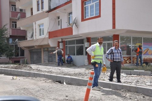 Karayolları, Şehir İçi Yol ve Kaldırımları Yapıyor