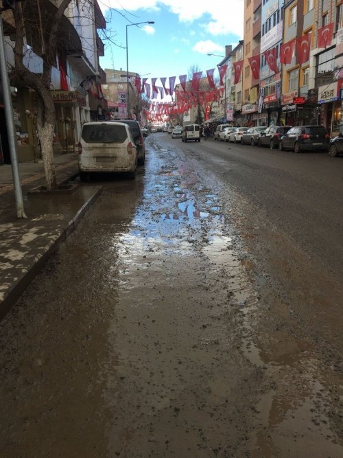 ‘Karayolları’nın Attığı Asfalt Kışı Çıkaramadı