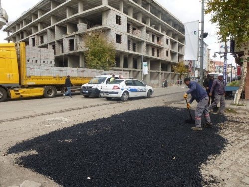 Kars Belediyesi Asfalt Çalışmlarını Sürdürüyor