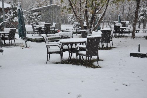 Kars Beyaz Gelinliğini Giydi