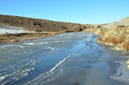 Kars Çayı Aşırı Soğuktan Dondu