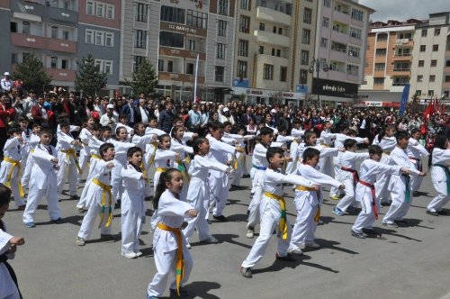 Kars’ta 19 Mayıs Törenle Kutlandı