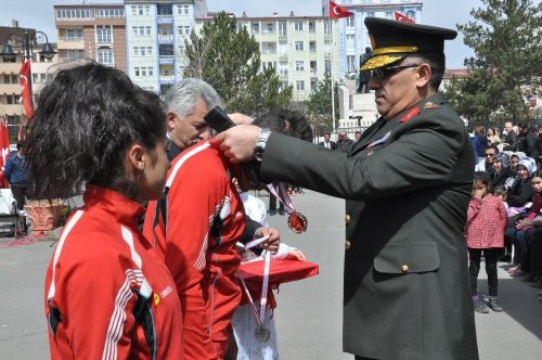 Kars’ta 23 Nisan Coşkusu