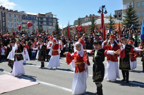 Kars’ta 23 Nisan Coşkuyla Kutlandı