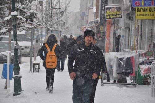 Kars’ta 39 Köy Yolu Ulaşıma Kapandı