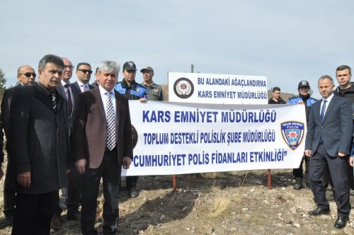 Kars'ta Cumhuriyet Polis Fidanları Etkinliği