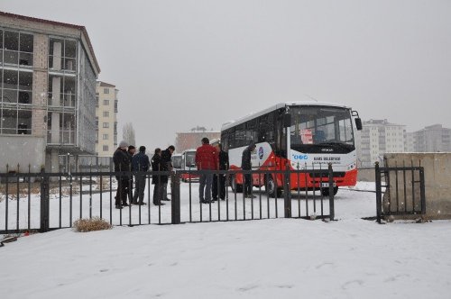 Kars’ta Dolmuşçuların Kapalı Yol Eylemi