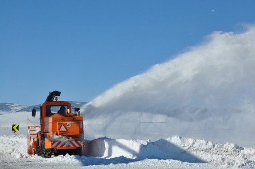 Kars’ta Ekipler eksi 30’da Yolları Açıyor