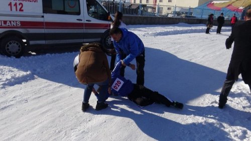 Kars’ta Eksi 15 Derecede Bayıltan Koşu