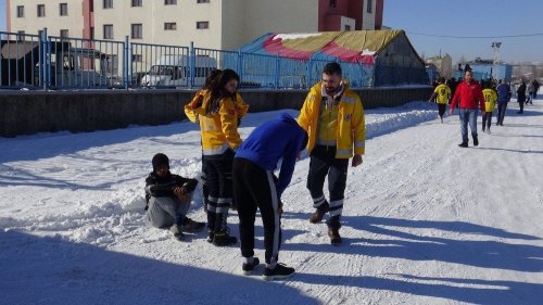 Kars’ta Eksi 15 Derecede Bayıltan Koşu