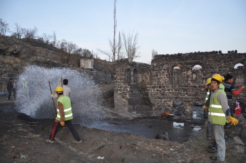 Kars’ta İçme Suyu Borusu Patladı