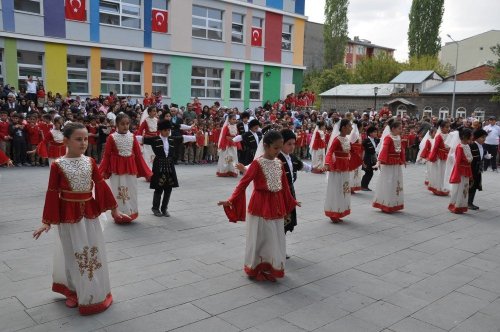 Kars’ta İlköğretim Haftası Etkinliği