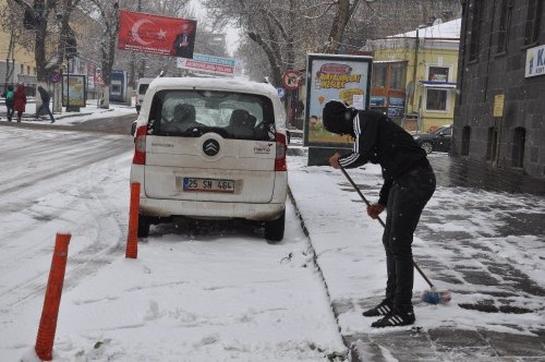 Kars'ta Kar Yağışı