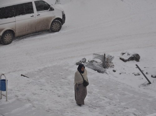 Kars'ta Kar Yağışı Devam Ediyor