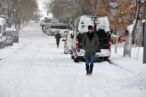 Kars’ta Kar Yağışı ve Tipi, Hayatı Olumsuz Etkiledi