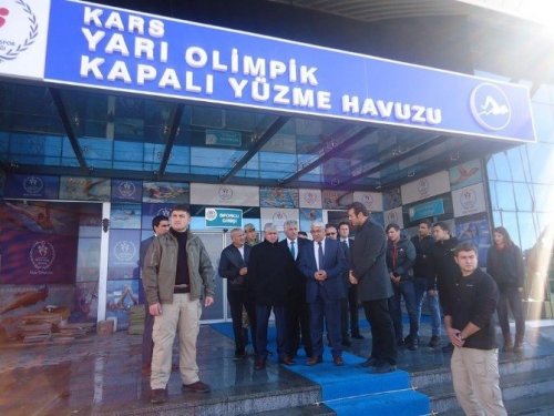 Kars'ta ki 'Yarı Olimpik Havuz'da İnceleme