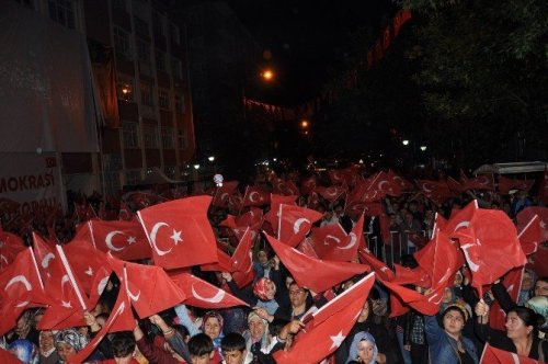 Kars’ta Konserli Demokrasi Nöbeti