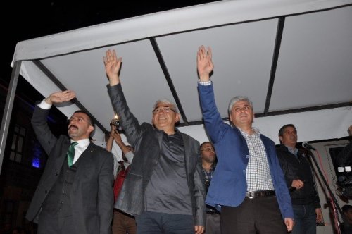 Kars’ta Konserli Demokrasi Nöbeti