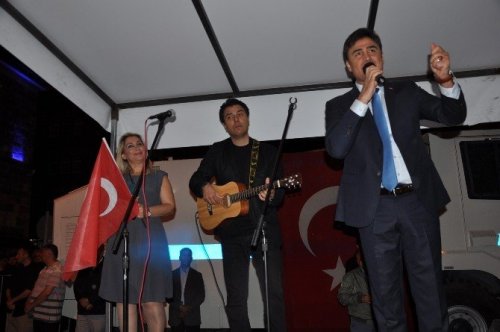 Kars’ta Konserli Demokrasi Nöbeti