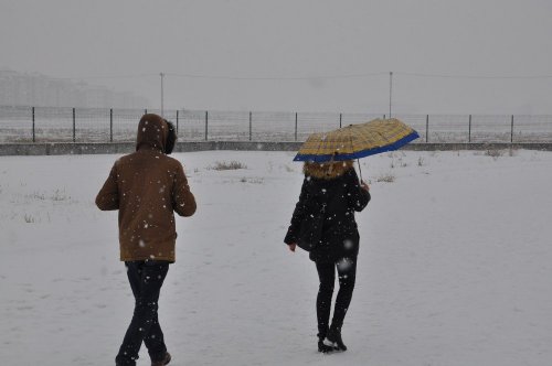 Kars’ta Lapa Lapa Kar Yağıyor