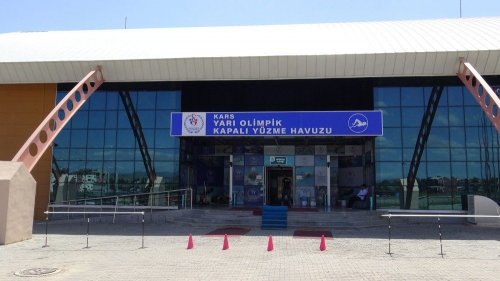 Kars’ta Minik Öğrenciler Havuzla Tanıştı