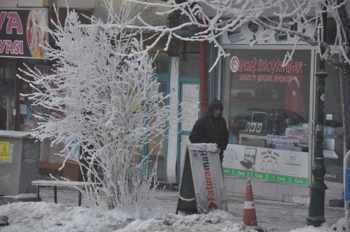 Kars’ta Soğuktan Her Yer Dondu